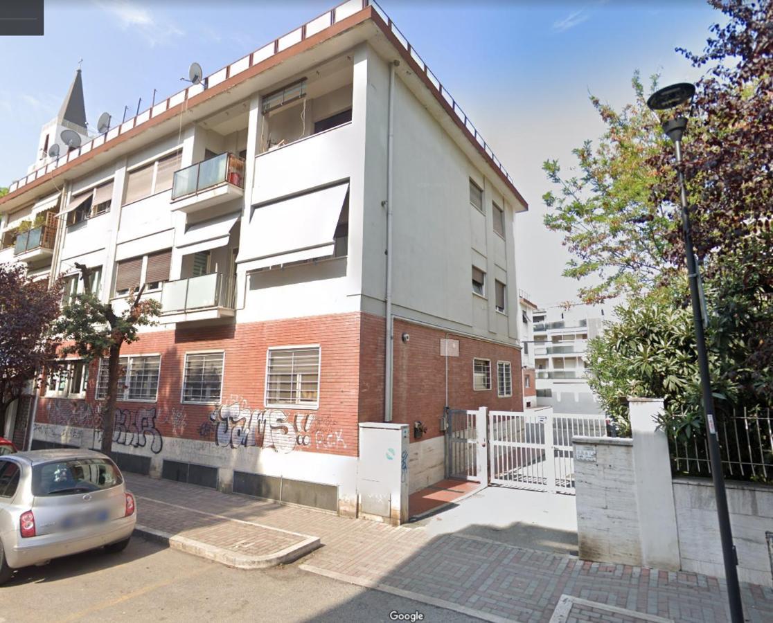 Casa Priscilla Apartment Пескара Екстериор снимка